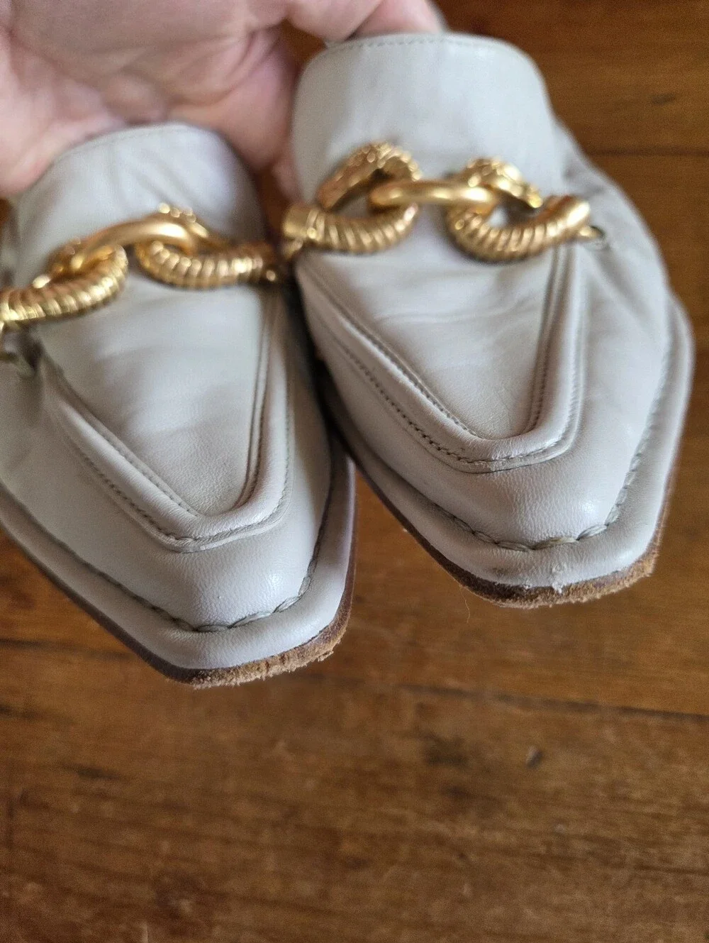 Tory Buch Jessa Pointed Toe Leather Slip On Loafers Gray Gold Chain Hardware